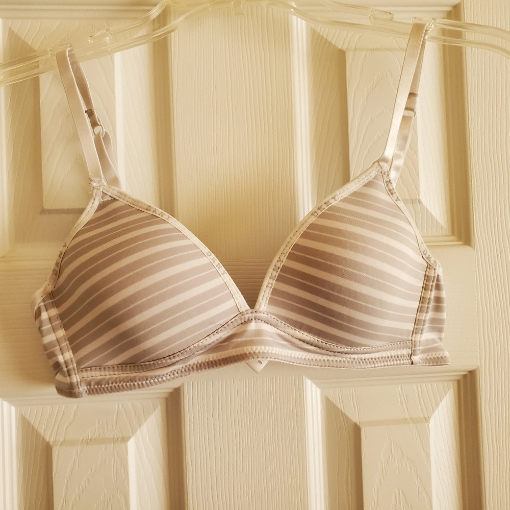 DKNY SIZE 36A BRA